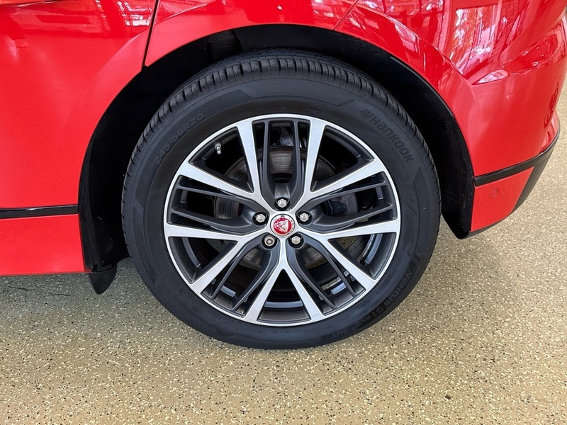 Jaguar I-PACE vaihtoauto