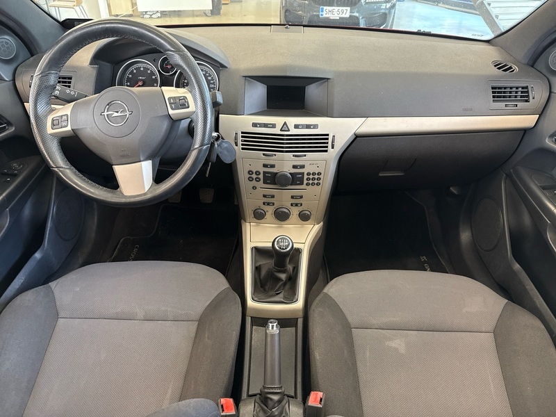 Opel Astra vaihtoauto