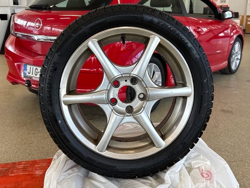 Opel Astra vaihtoauto