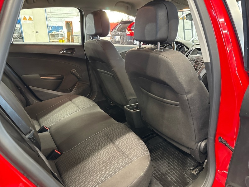 Opel Astra vaihtoauto