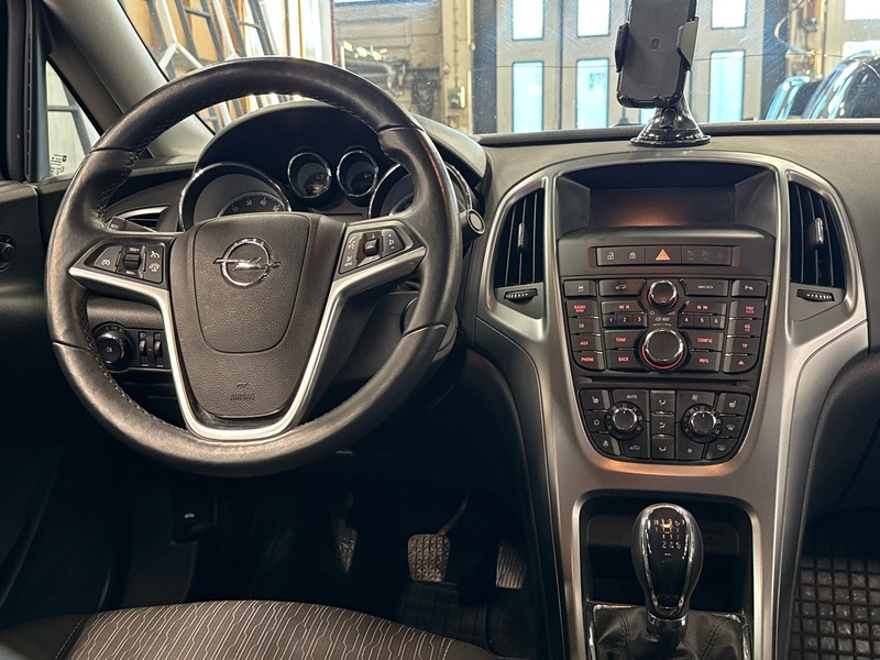 Opel Astra vaihtoauto