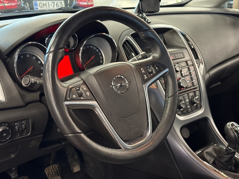 Opel Astra vaihtoauto