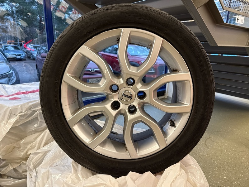 Volvo V40 Cross Country vaihtoauto