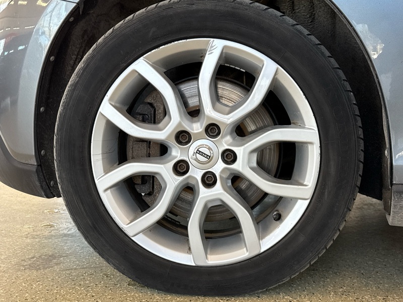 Volvo V40 Cross Country vaihtoauto
