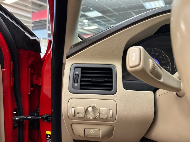 Volvo V70 vaihtoauto