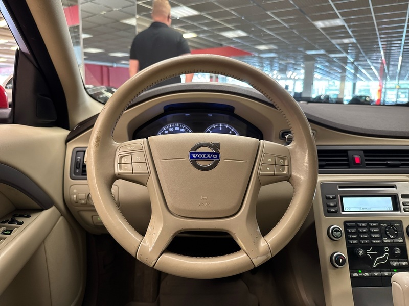 Volvo V70 vaihtoauto