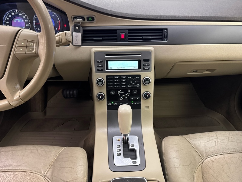 Volvo V70 vaihtoauto