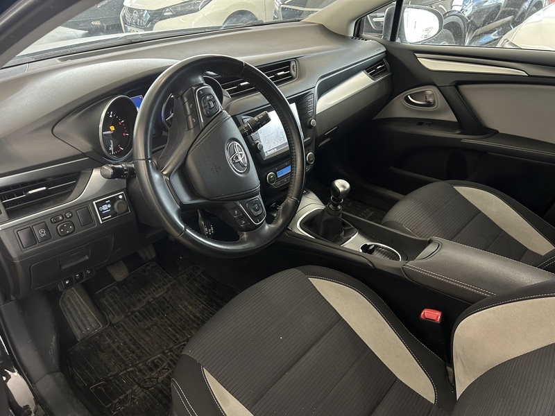 Toyota Avensis vaihtoauto