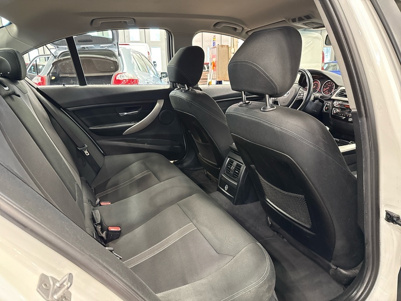 BMW 330 vaihtoauto