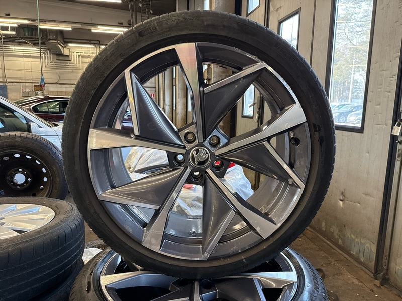 Skoda Enyaq vaihtoauto