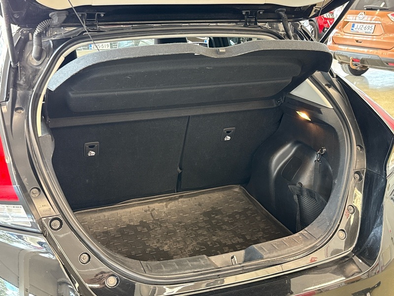 Nissan Leaf vaihtoauto