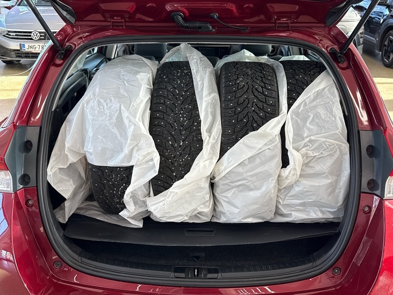 Toyota Auris vaihtoauto