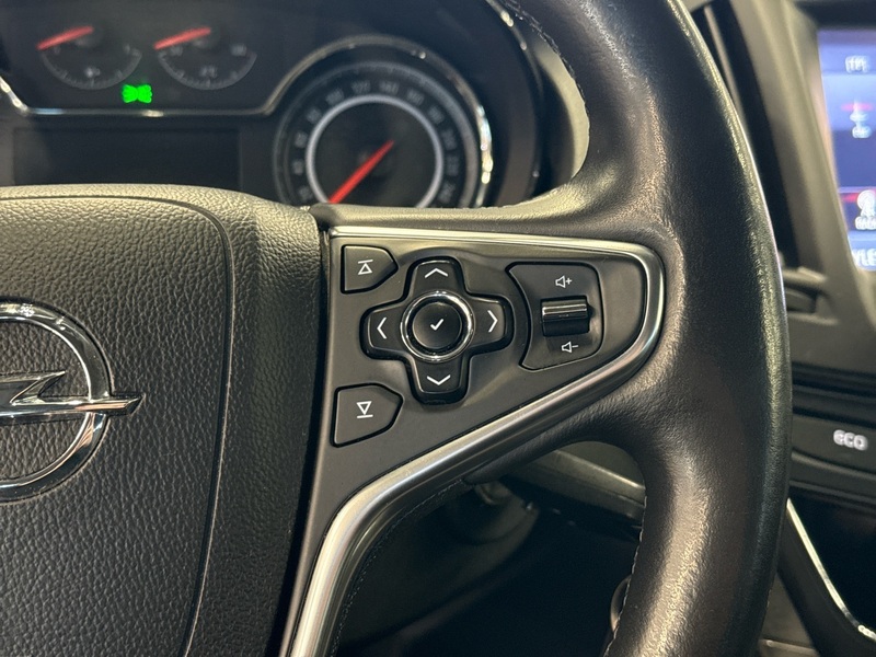 Opel Insignia vaihtoauto