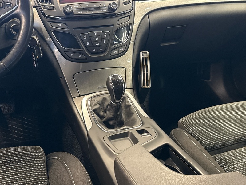 Opel Insignia vaihtoauto