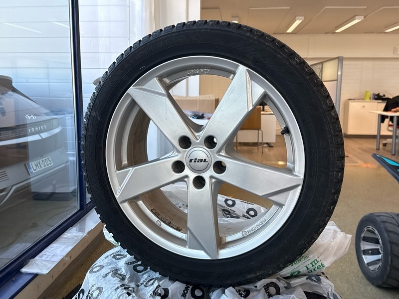 Volvo V60 vaihtoauto