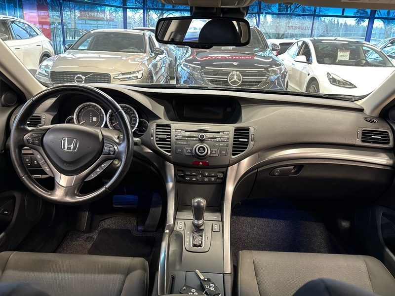 Honda Accord vaihtoauto