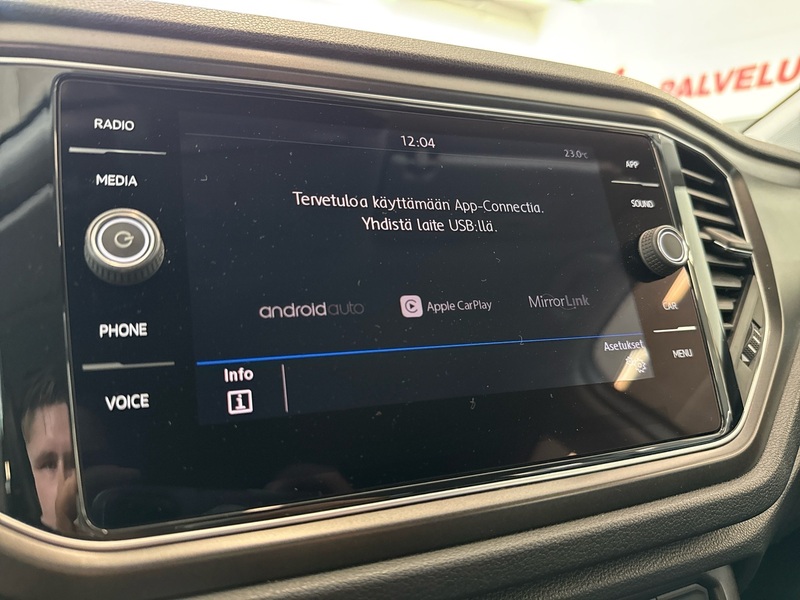Volkswagen T-Roc vaihtoauto