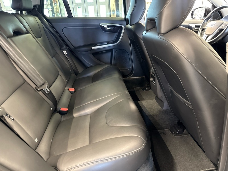 Volvo V60 Cross Country vaihtoauto