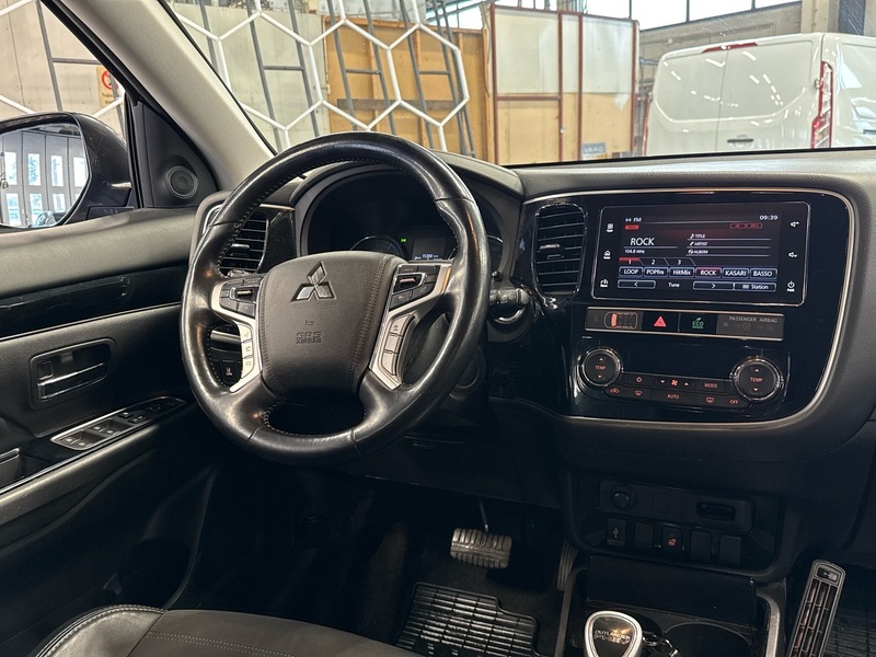 Mitsubishi Outlander PHEV vaihtoauto