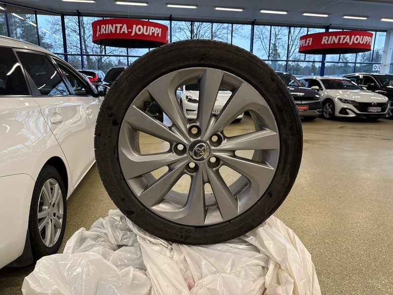 Toyota Auris vaihtoauto