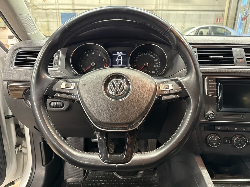 Volkswagen Jetta vaihtoauto