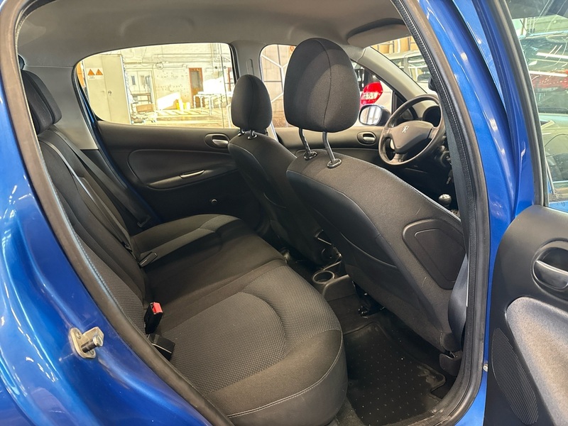 Peugeot 206 + vaihtoauto