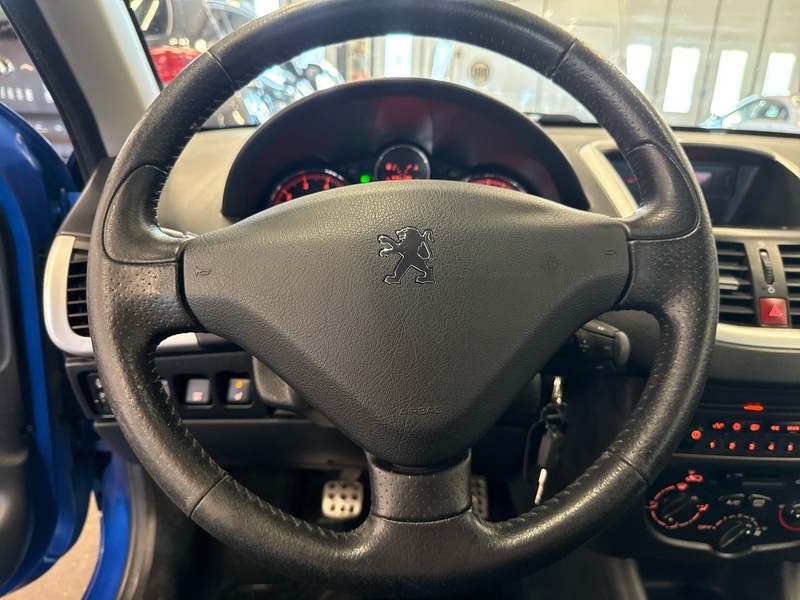 Peugeot 206 + vaihtoauto