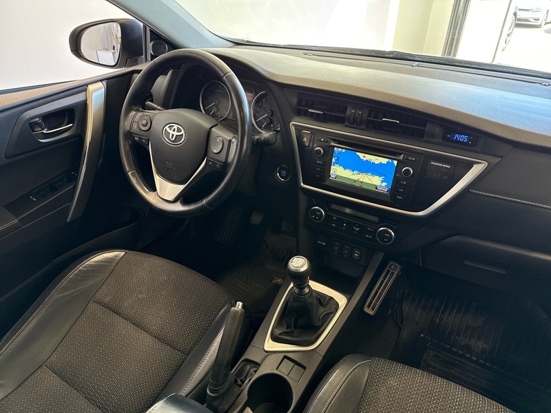 Toyota Auris vaihtoauto