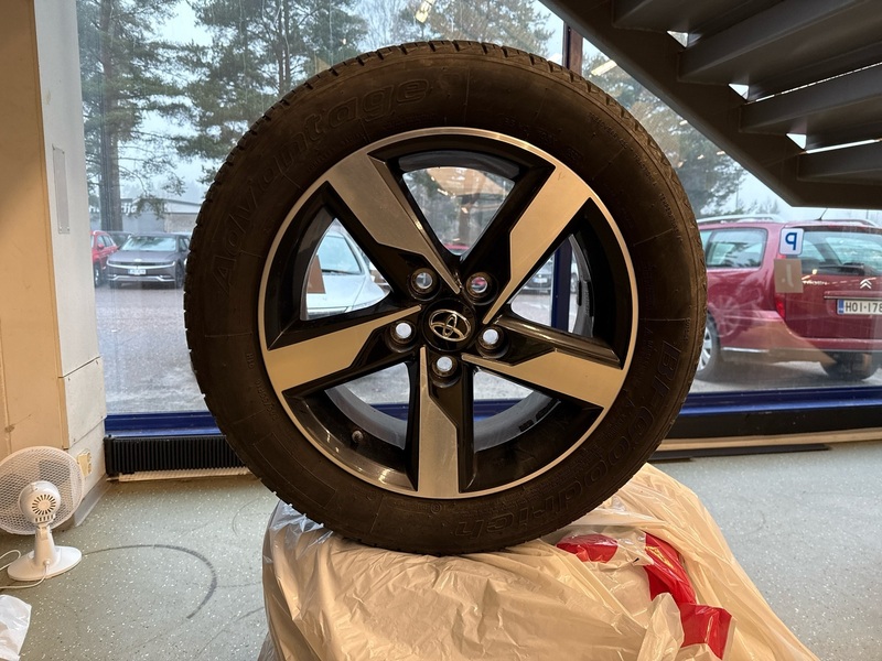 Toyota Auris vaihtoauto