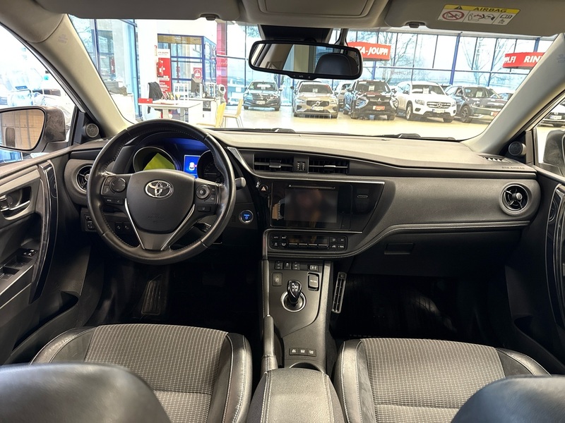 Toyota Auris vaihtoauto