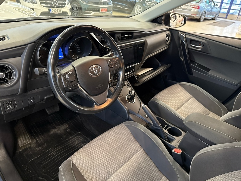 Toyota Auris vaihtoauto