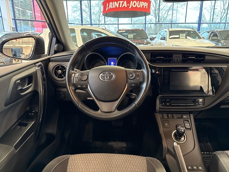 Toyota Auris vaihtoauto