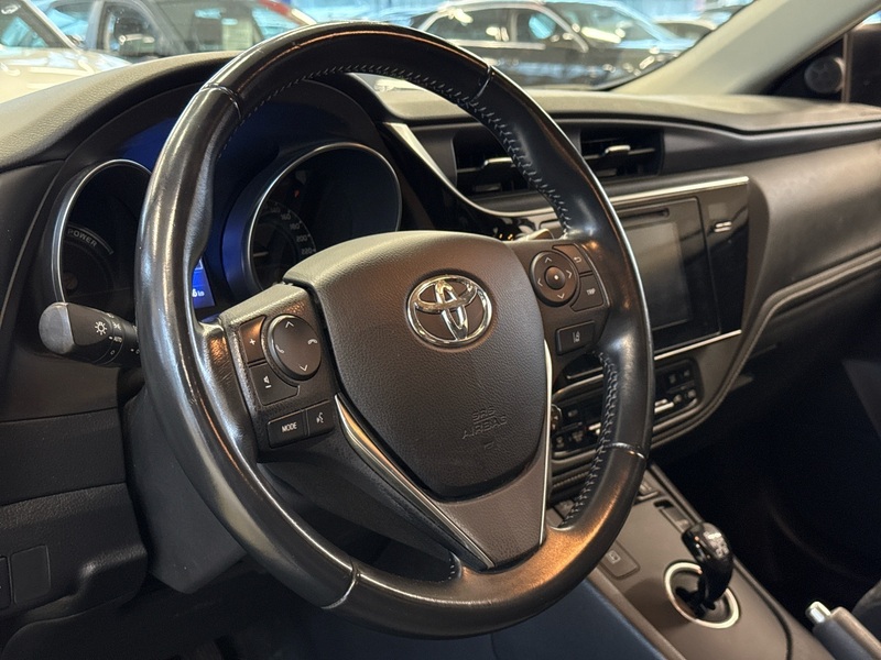 Toyota Auris vaihtoauto