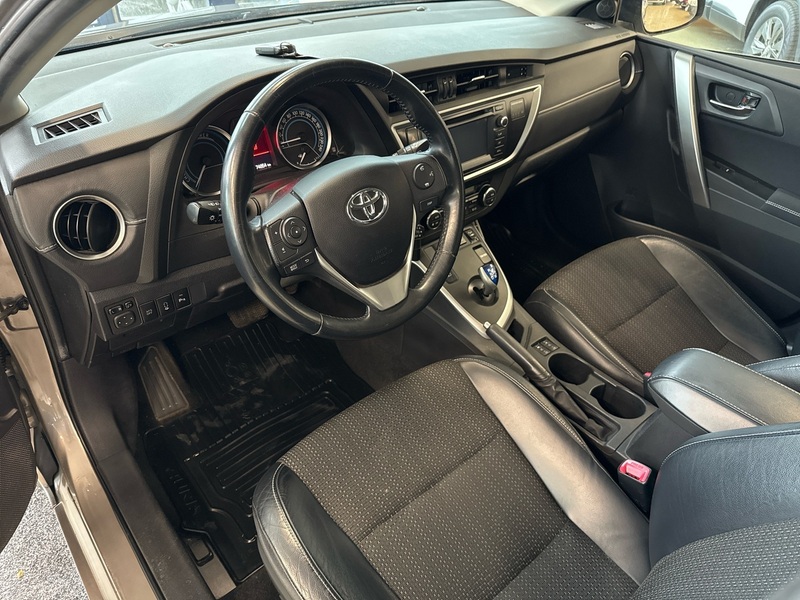 Toyota Auris vaihtoauto