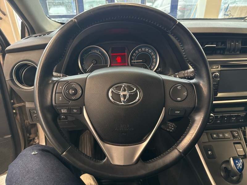 Toyota Auris vaihtoauto