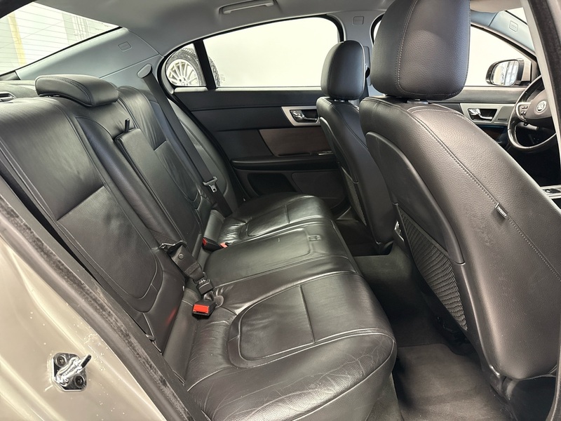 Jaguar XF vaihtoauto