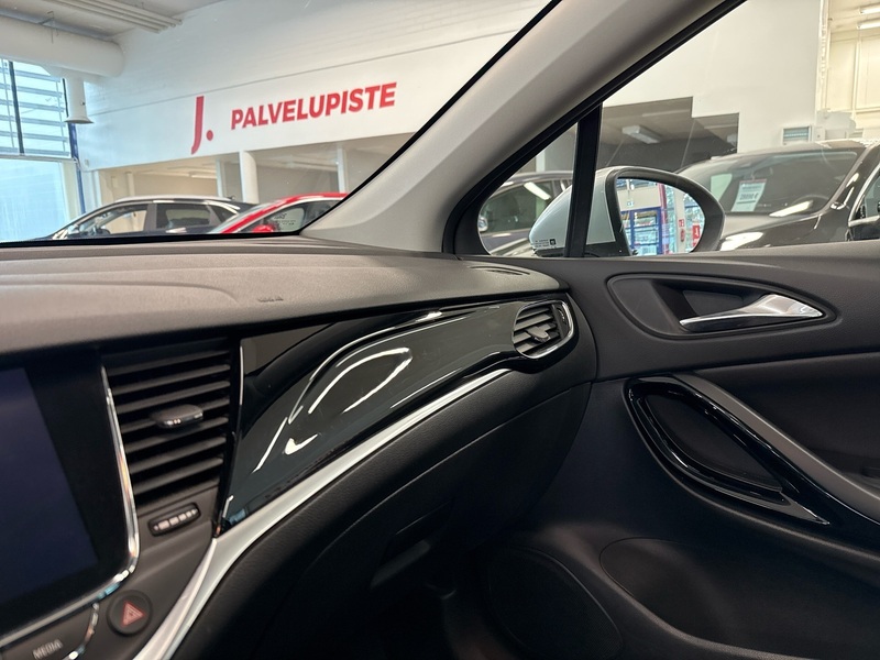 Opel Astra vaihtoauto