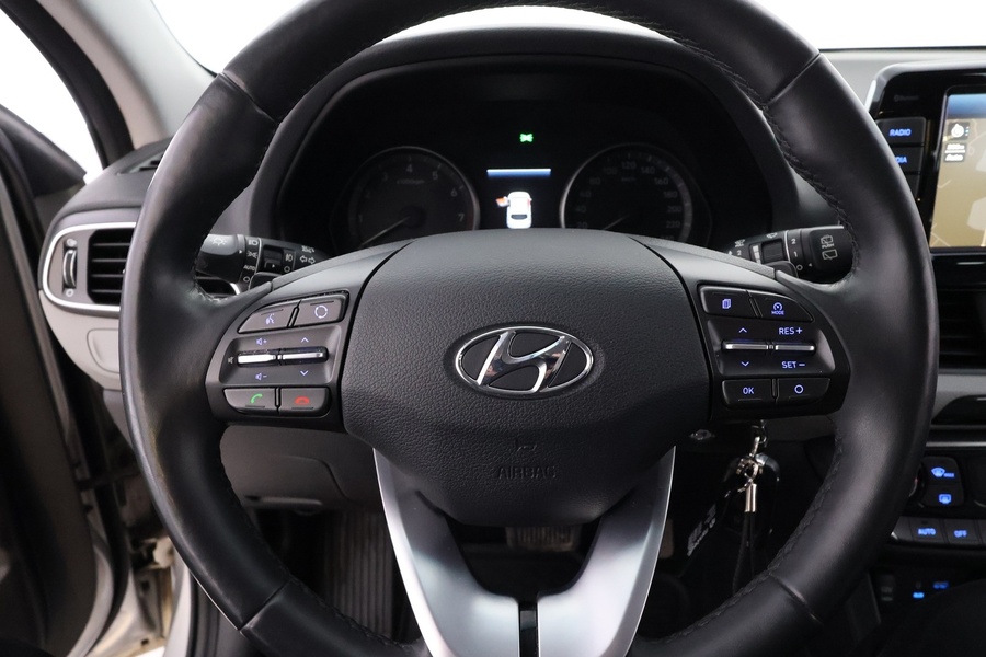 Hyundai i30 5d vaihtoauto