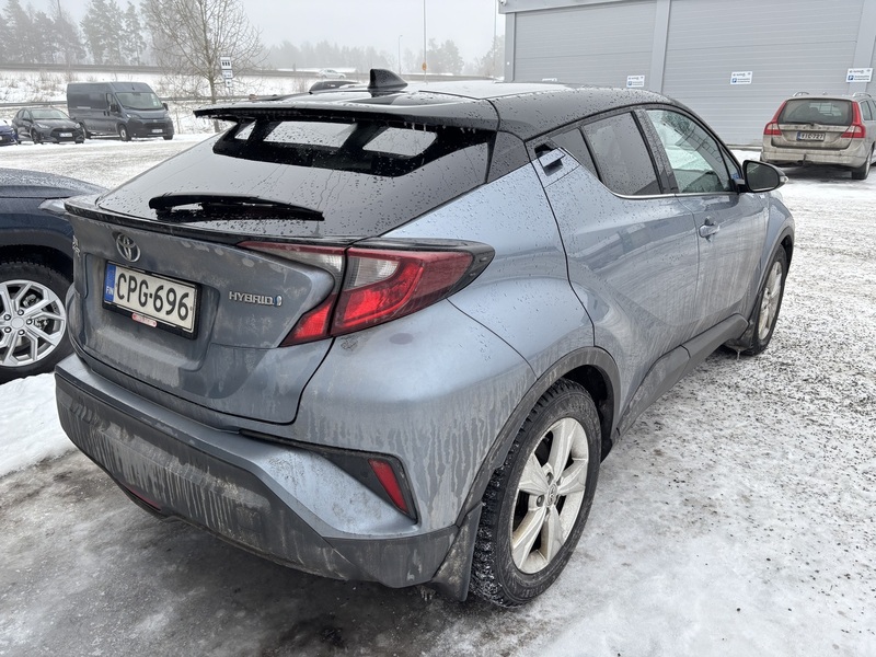 Toyota C-HR vaihtoauto