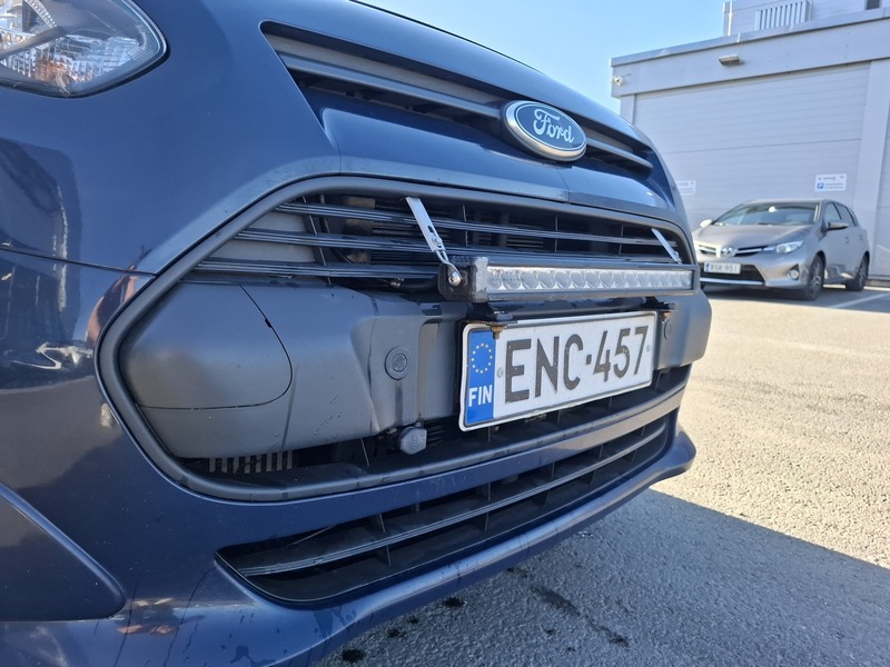 Ford Transit Connect vaihtoauto