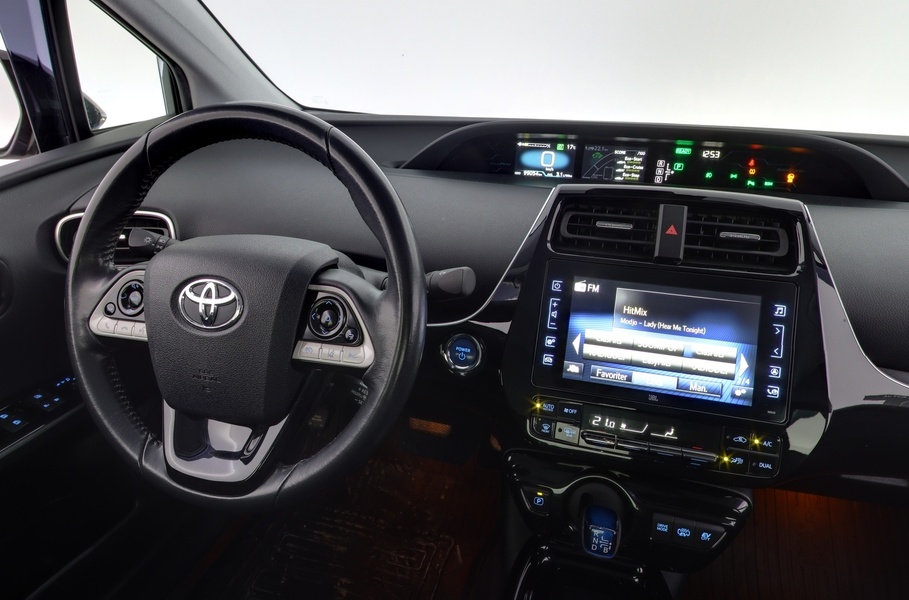 Toyota Prius Plug-in vaihtoauto