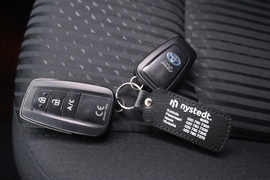 Toyota Prius Plug-in vaihtoauto