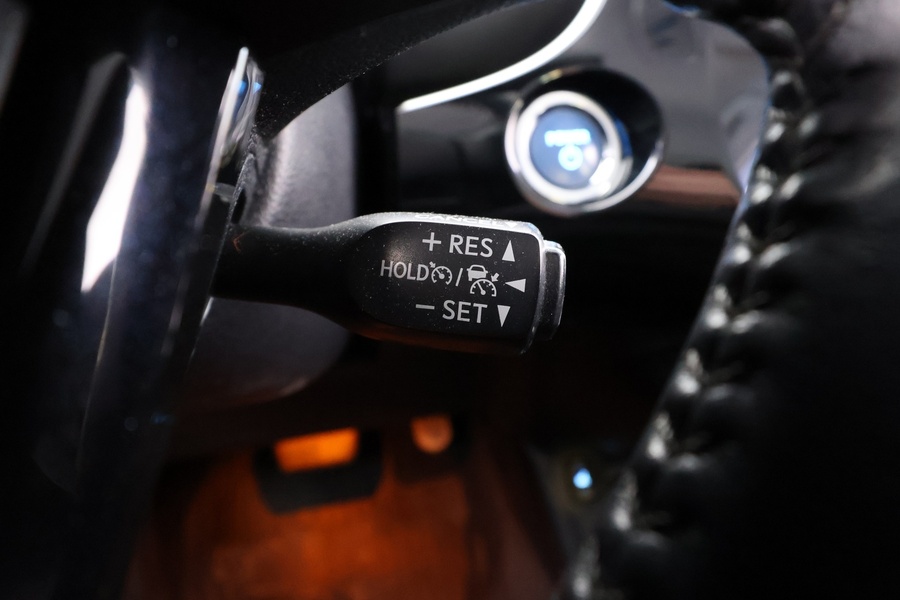 Toyota Prius Plug-in vaihtoauto