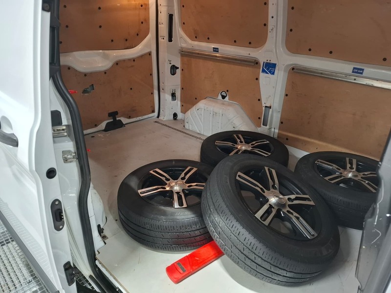 Ford Transit Custom vaihtoauto