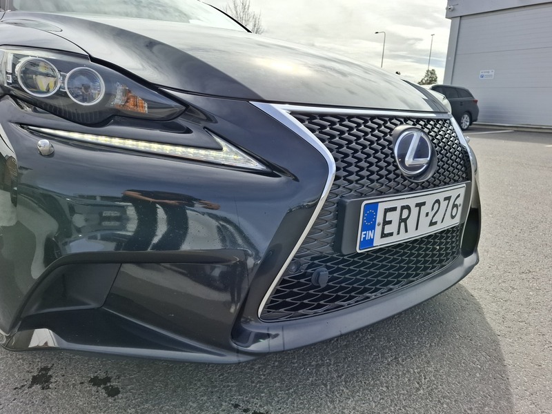 Lexus IS vaihtoauto
