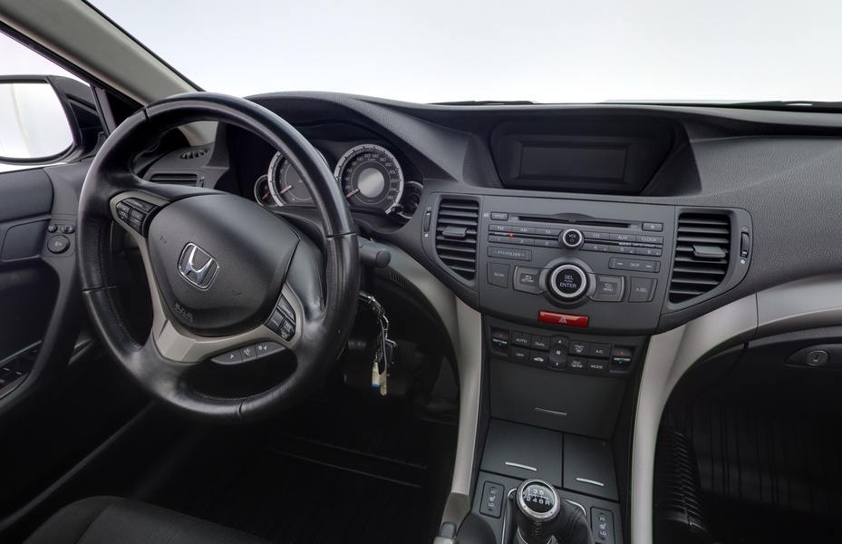 Honda Accord vaihtoauto