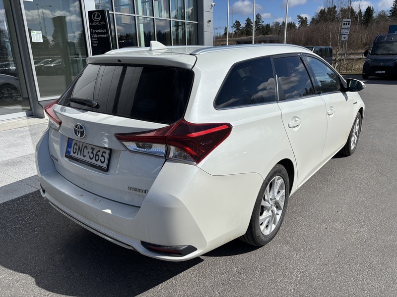 Toyota Auris vaihtoauto