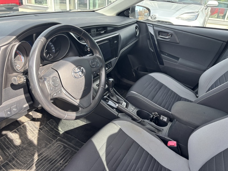 Toyota Auris vaihtoauto