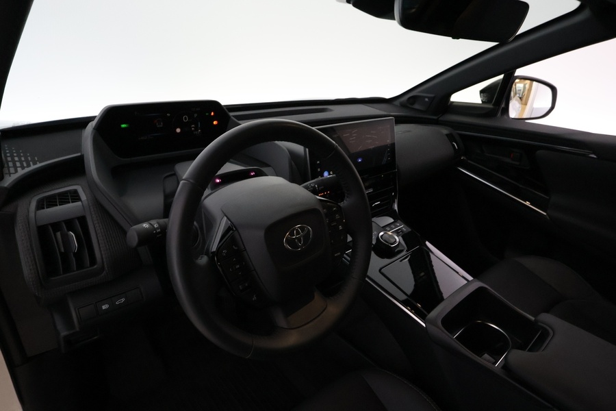 Toyota bZ4X vaihtoauto