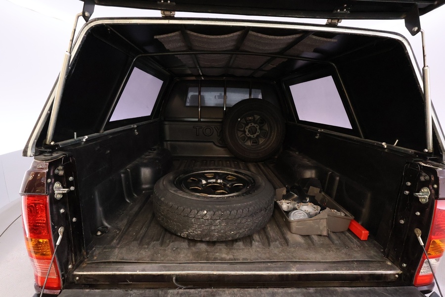 Toyota Hilux vaihtoauto